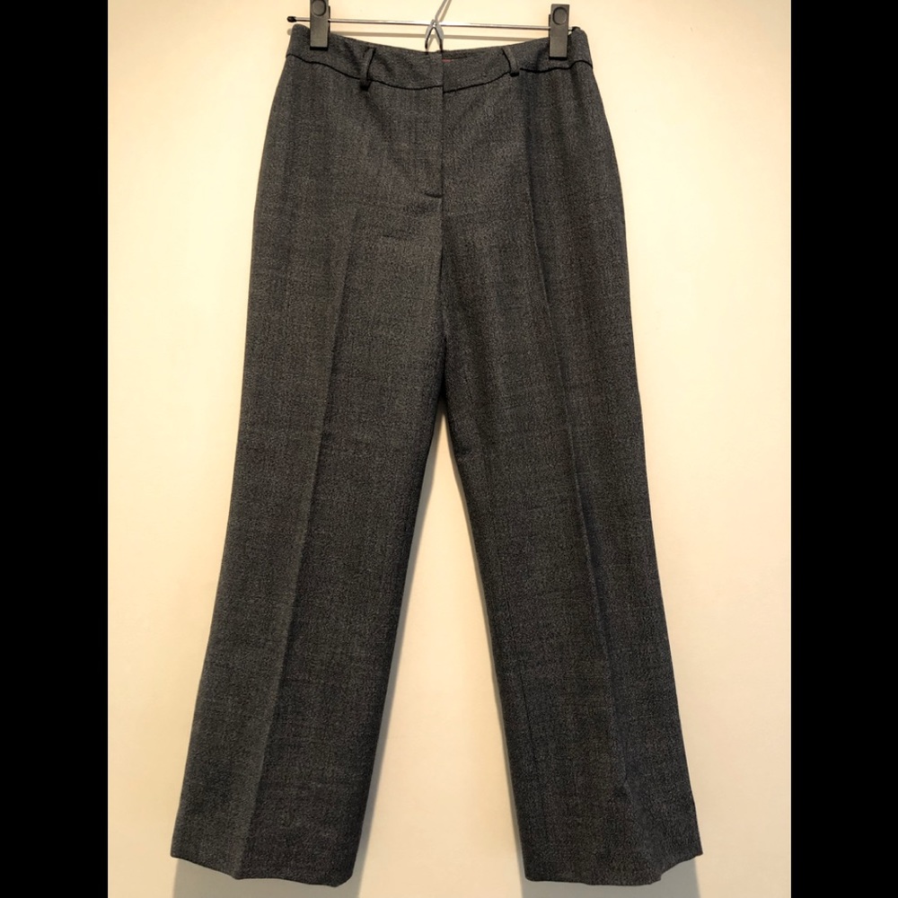 Anne Klein stretch dress pants.  Size 2P. Black/grey pattern.